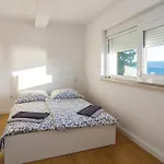 With Sea View Vi Apartamento Jesenice (Split-Dalmatia)