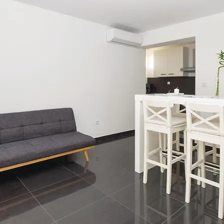 Apartment Jesenice With Sea View VI Apartman