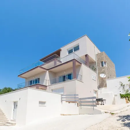 Apartamento With Sea View Vi Jesenice (Split-Dalmatia)
